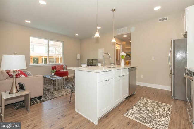 Photo - 2220 Master St Unit 1