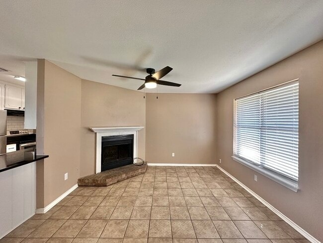 Photo - Available Now! Newly Updated 3/2 in Flint!