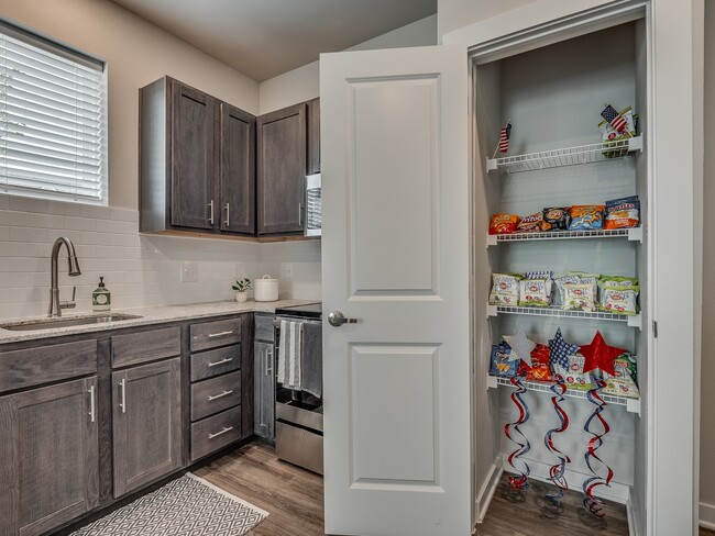 Raina - 1 Bed / 1 Bath - 646-705 Sq.Ft.