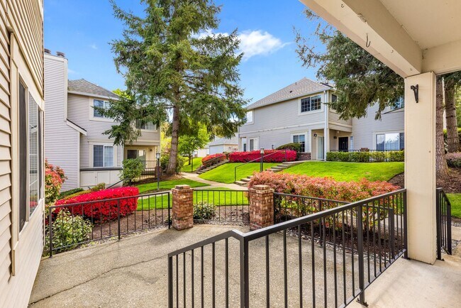 Photo - 10909 Avondale Rd NE Unit #D114