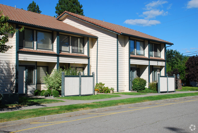 Building Photo - Cedar Wood Estates I & II Rental