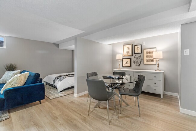 Photo - Woodroffe Place