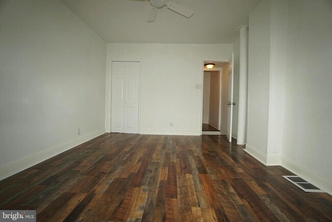 Photo - 539 Turner St