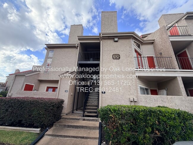 Photo - 10855 Meadowglen Ln