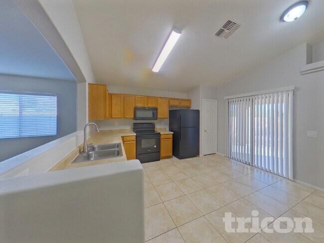 Photo - 19303 N Leland Rd