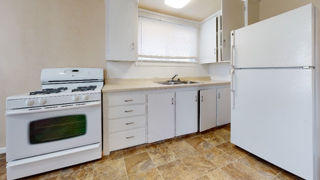 Building Photo - 1111 Cook Ave Rental