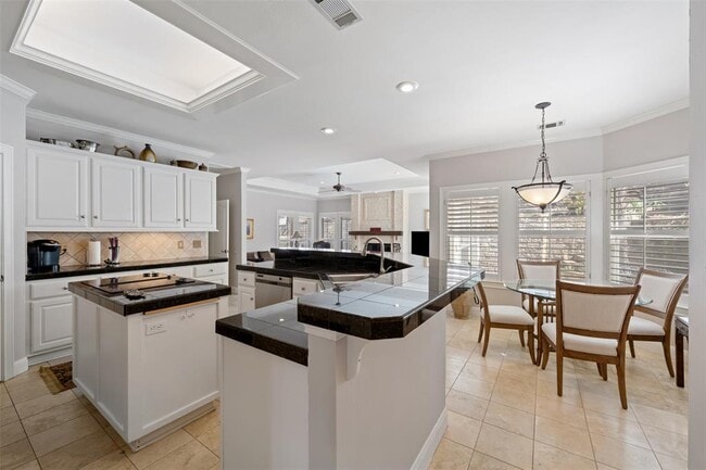 Photo - 110 Squires Dr