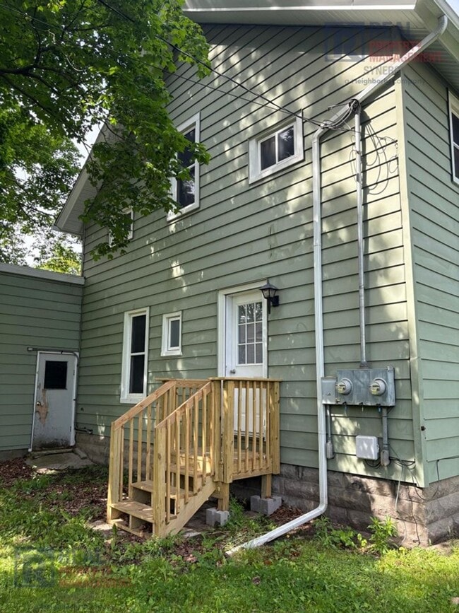 112 N Clinton St Unit B