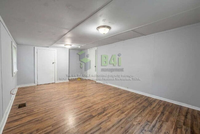Photo - 122 Collins Rd