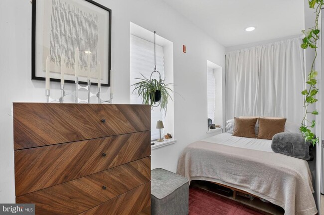 Photo - 2046 E Huntingdon St Unit 3R