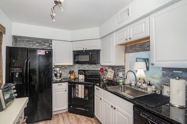 Photo - 4541 Beck Lake Trail