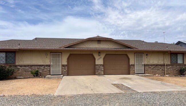 Building Photo - 3028 N Corrine Dr Unit A