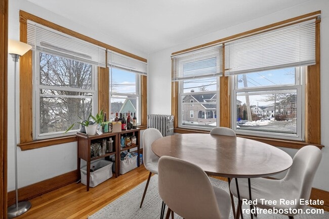 Photo - 27 S Crescent Circuit Unit B