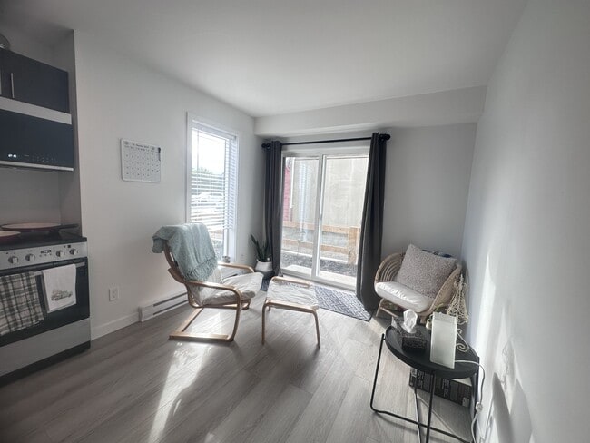 Photo - 995 England Ave