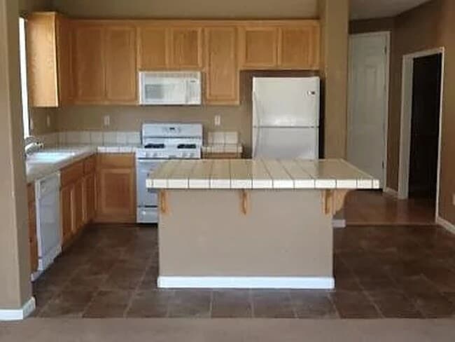 Photo - 5552 Waterhole Loop