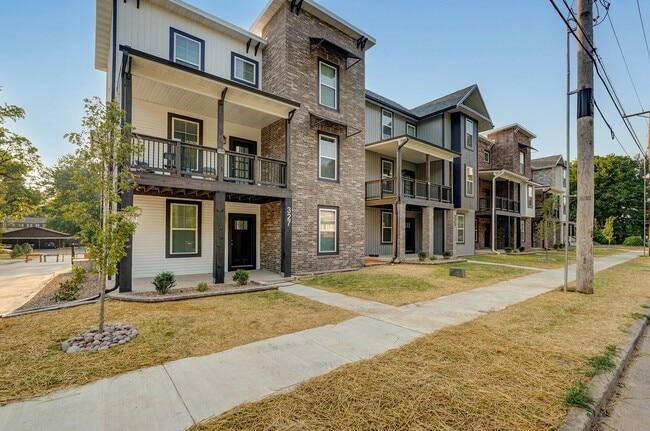 Photo - 312 S Hampton Ave Unit A