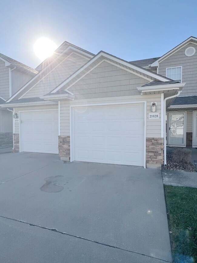 Photo - SEE IT NOW: Spacious 2-Bedroom Townhome wi...