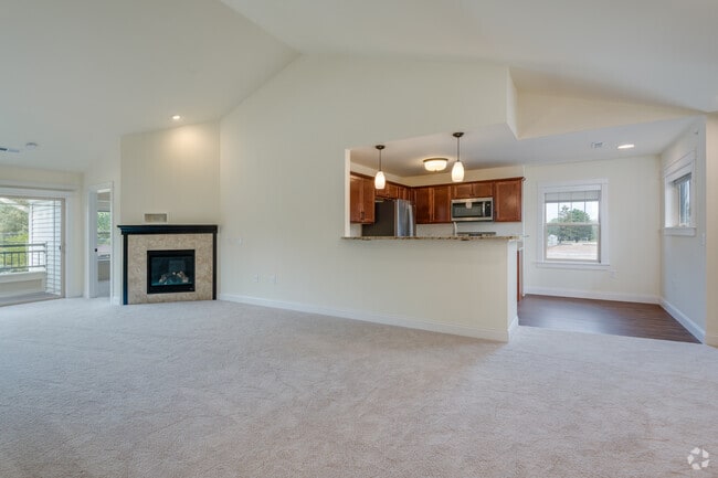 3 BR, 2 BA - 1,529SF