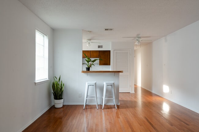 Photo - 1337 Vinton Ave Unit 4