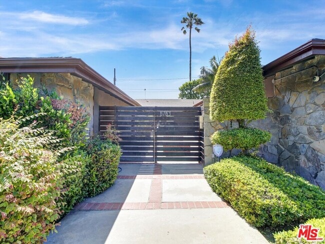 Photo - 6763 Radlock Ave