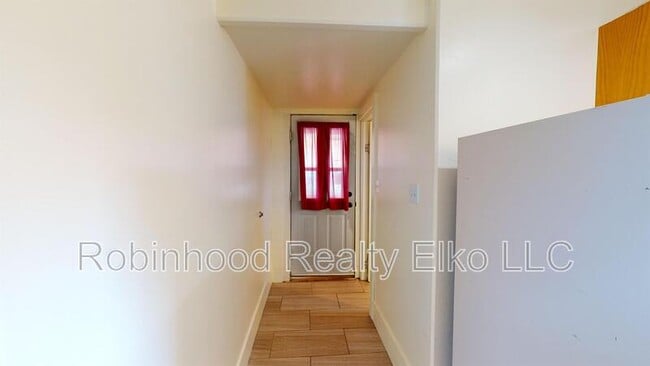 Photo - 440 Sage St