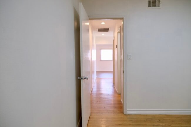 Photo - 929 N Summer St