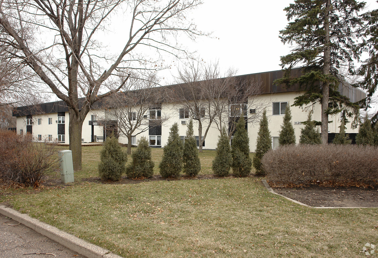 Sutton Place - Sutton Place Apartments