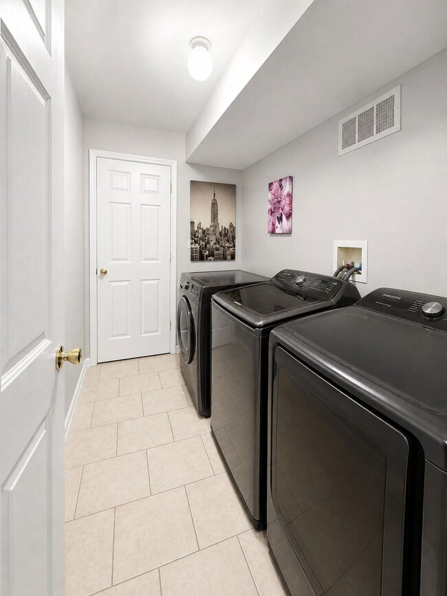 Photo - 14 North End Terrace Unit 1