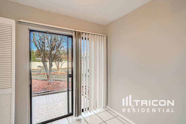 Photo - 1032 Weathered Wood Cir