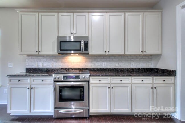 Photo - 1444 Ridgehaven Rd