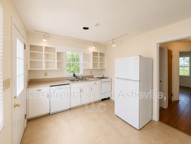 Photo - 127 Aurora Dr