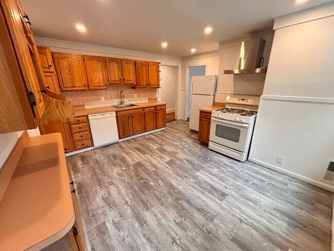 10 Stickney Ave Unit 3