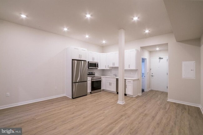 Building Photo - 1330 S Patton St Unit 103 Rental