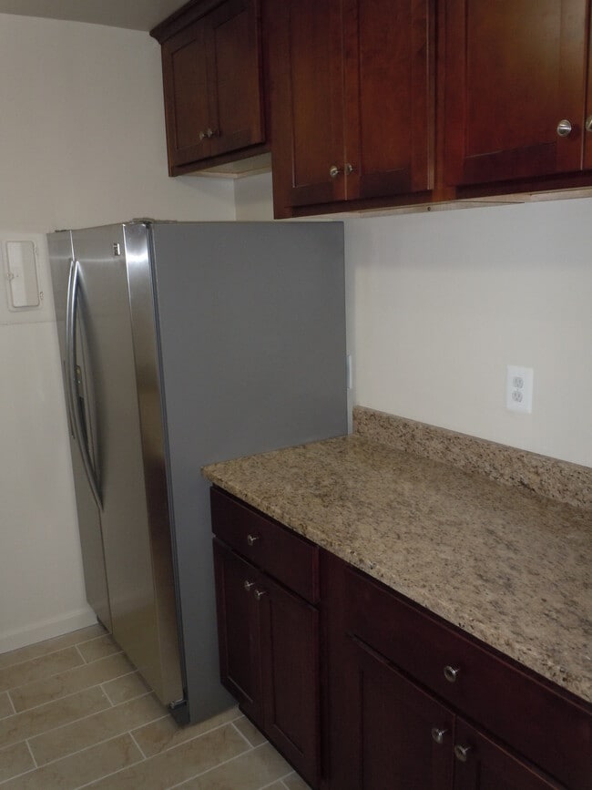 Photo - 2025 N Lincoln St