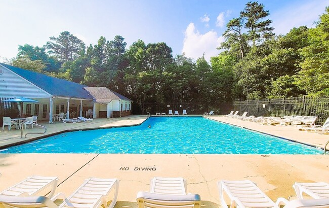 Building Photo - 3030 Barrymore St Unit Suite 101