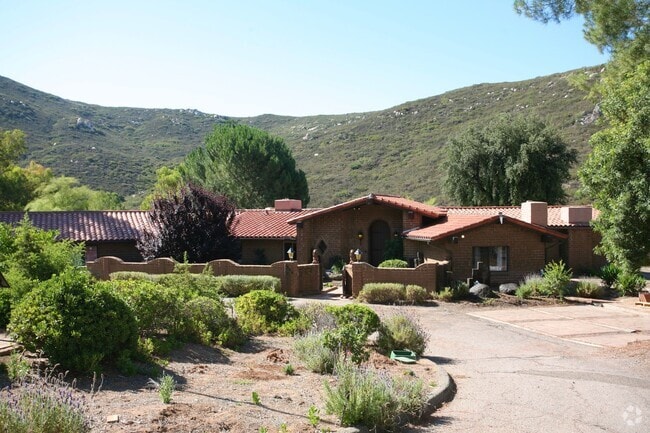 Building Photo - Pala Verde Ranch 4br 3.5ba * On the Lake Rental