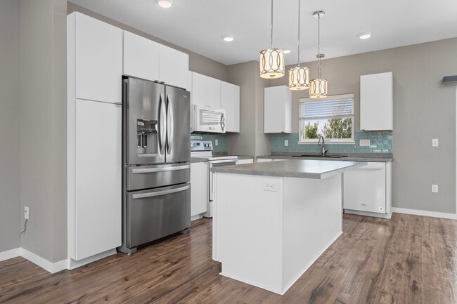 3906 Lone Peak Dr