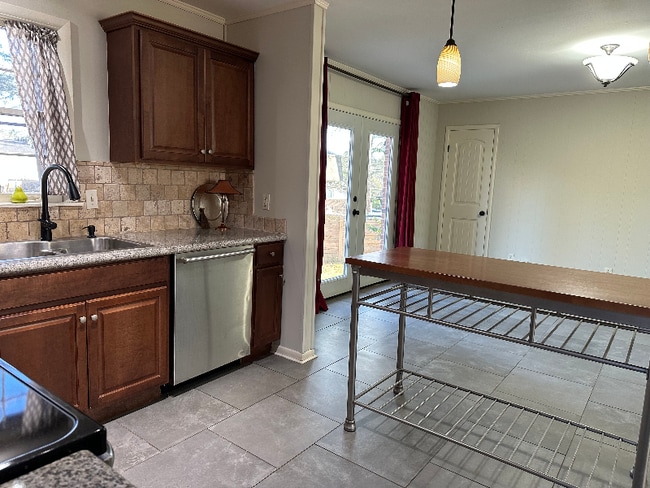 Photo - 2262 Locke Cir