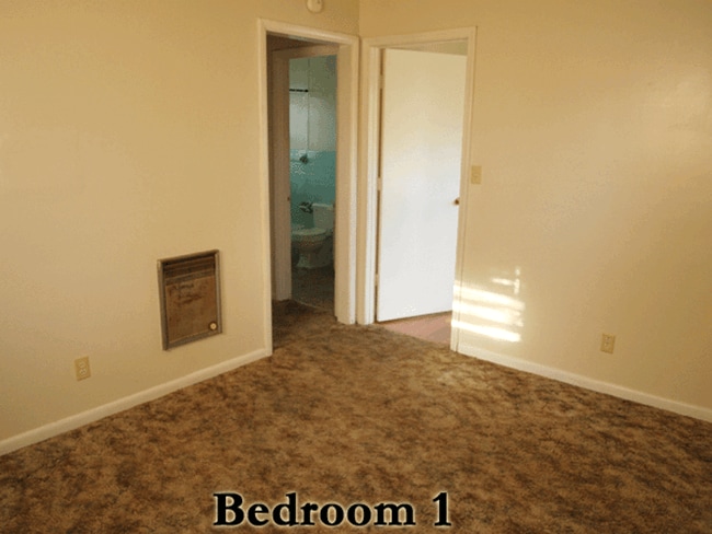 19 W Borden St