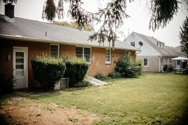 425 Spring Dr