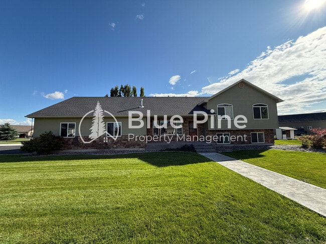Building Photo - 3834 E 446 N Rental