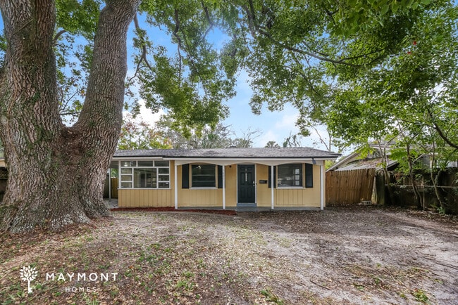 Building Photo - 5828 Wiltshire St