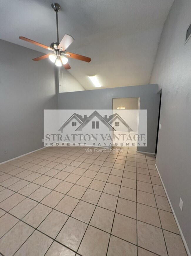 Photo - 5136 E Evergreen St Unidad 1029