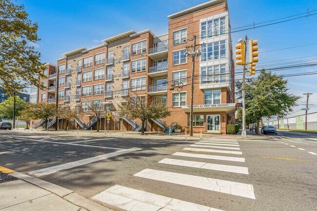 Photo - 55 Mallory Ave Unidad 69