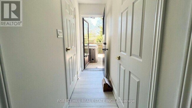 Photo - 18 Boulding Dr