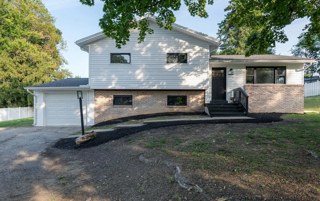 Photo - Spacious 3 bedroom home