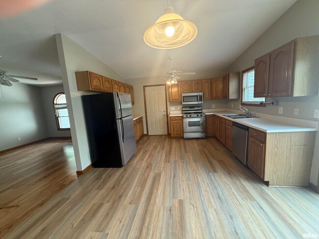Photo - 613 Oakbrook Ave