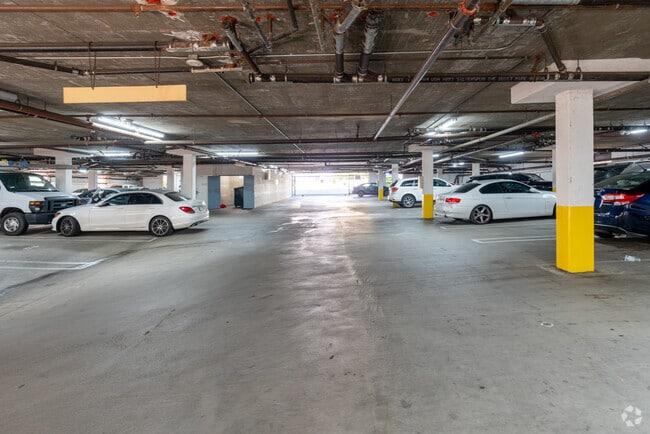 Parking - Hawthorne Regency Apartments