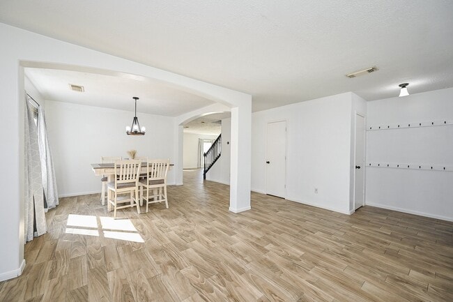 Photo - 2534 Halstead Dr