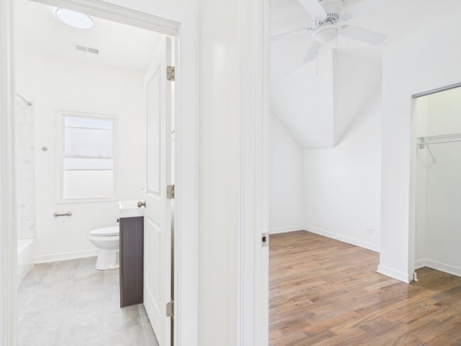 Photo - 398 W Lincoln Hwy Unidad 4